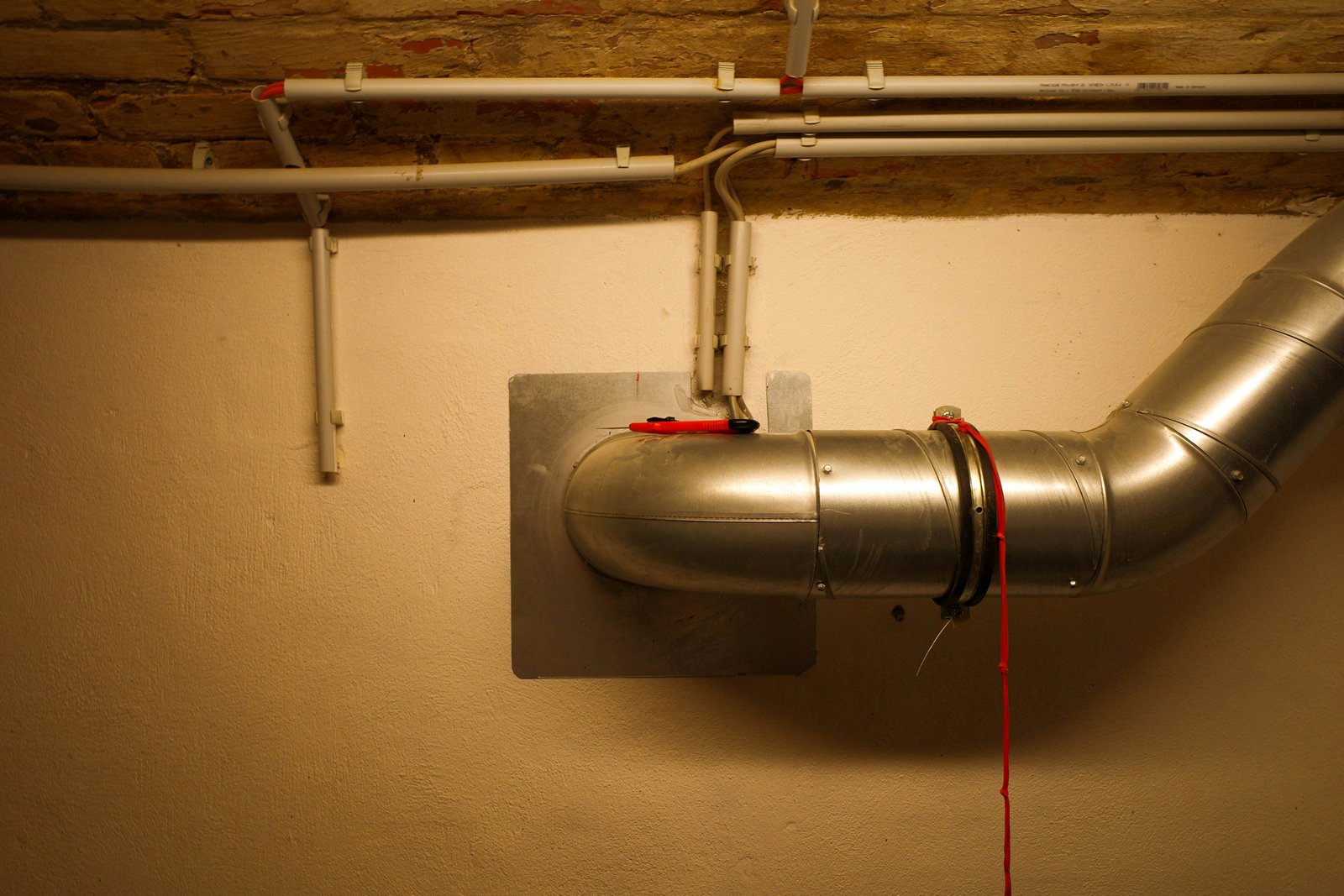 Wasserleitungen im Keller